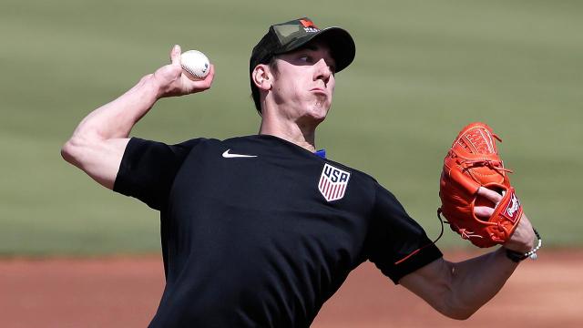 Lincecum1280_v5s26mjp_i6nigruz.jpg